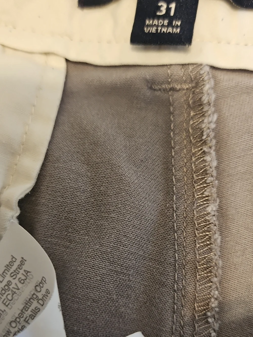 👖J. Crew Light Gray Men’s Chino Shorts
